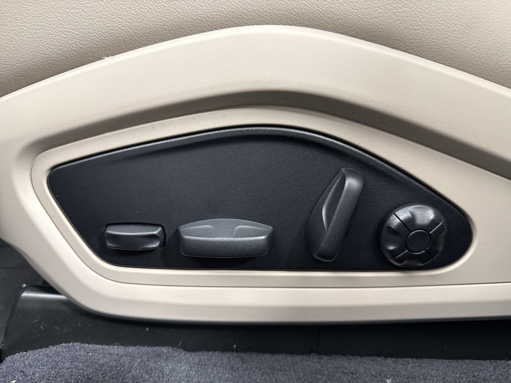 New 2026 Porsche Taycan AWD/4WD image 38
