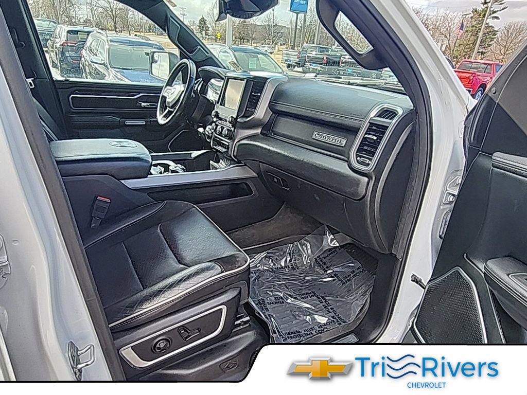 Used 2021 RAM 1500 Laramie w/ Sport Appearance Package AWD/4WD image 16