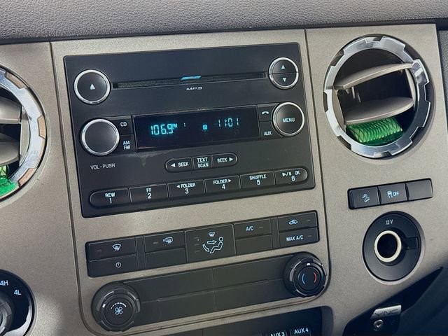 Used 2015 Ford F250 XLT w/ XLT Premium Package AWD/4WD image 12