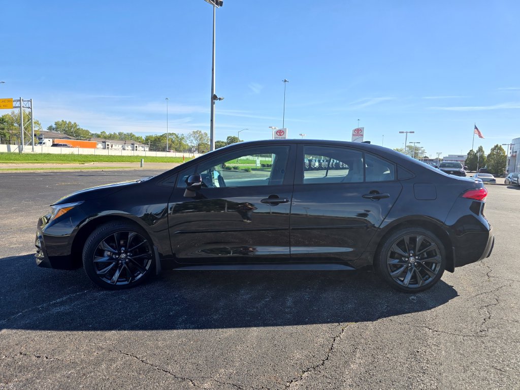 Certified 2024 Toyota Corolla SE w/ SE Premium Package FWD image 15