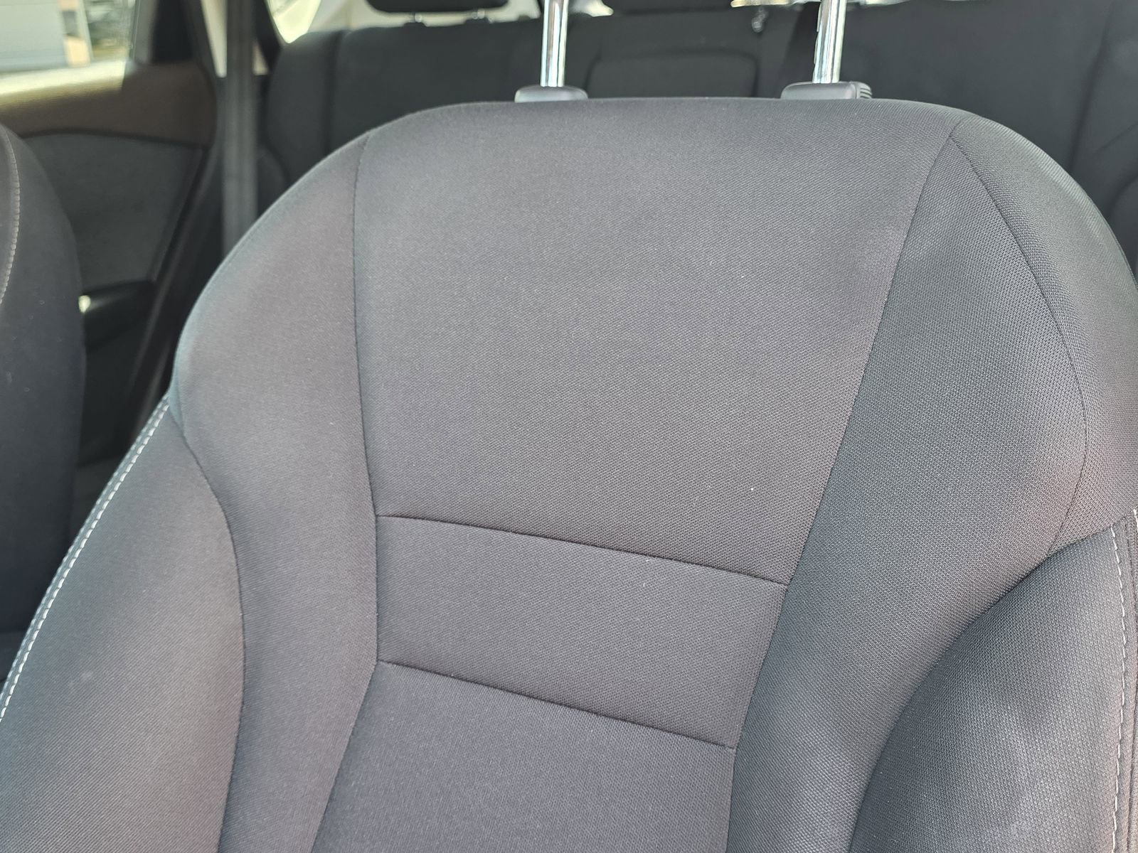 Used 2023 Nissan Rogue S AWD/4WD image 16