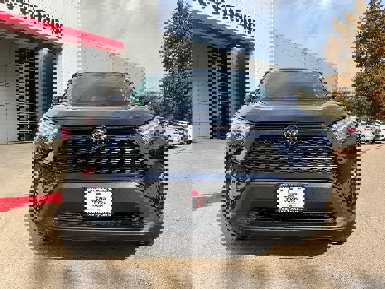 Used 2024 Toyota RAV4 XLE Premium image 4