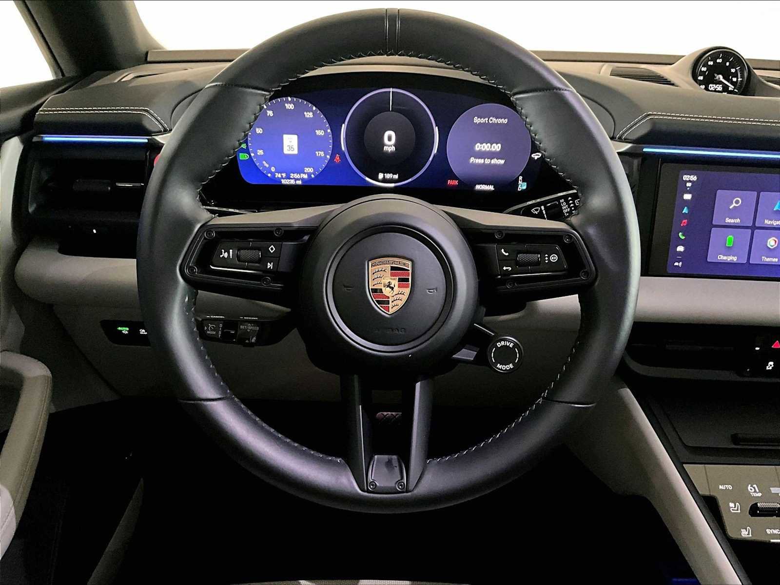 Used 2025 Porsche Macan 4 Electric image 18