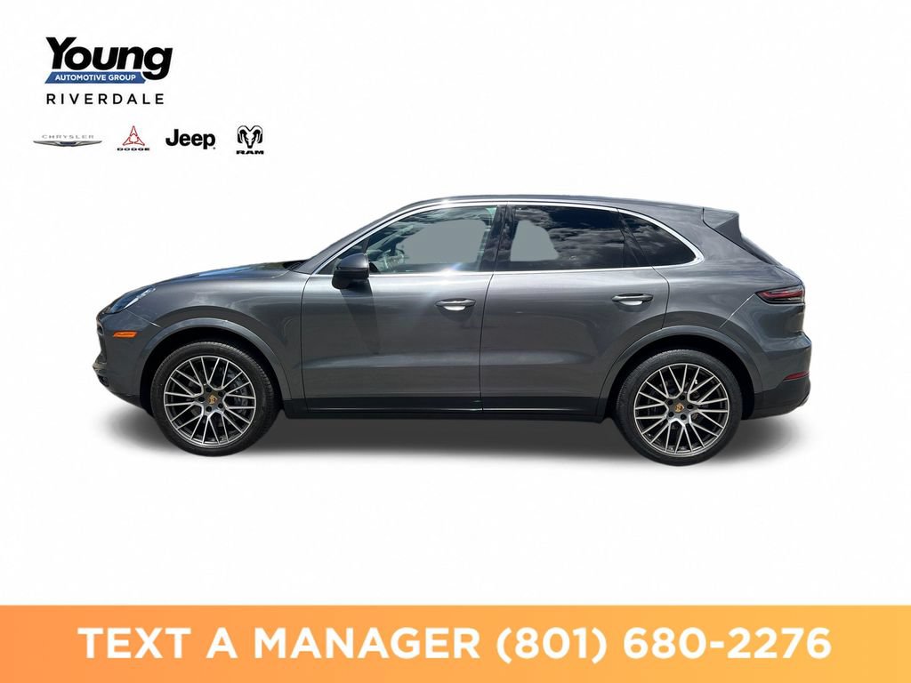 Used 2022 Porsche Cayenne w/ Premium Package AWD/4WD image 2