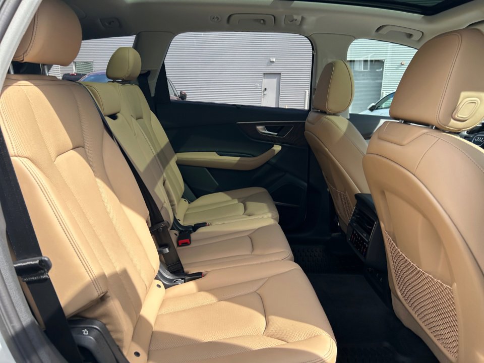 Certified 2025 Audi Q7 3.0T Premium Plus image 29