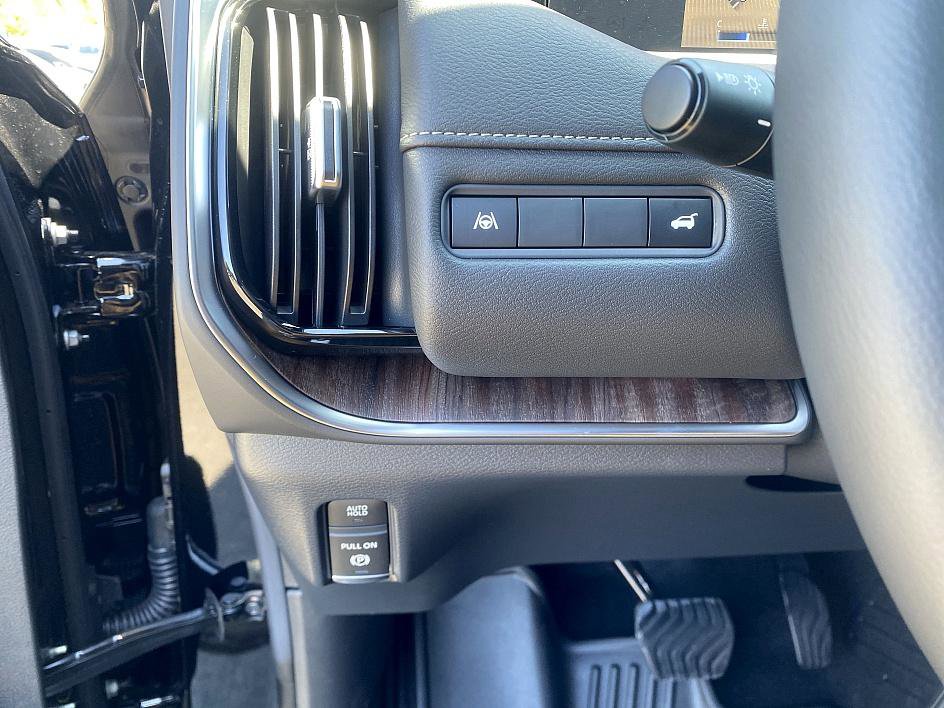 New 2026 Nissan Armada Platinum image 9