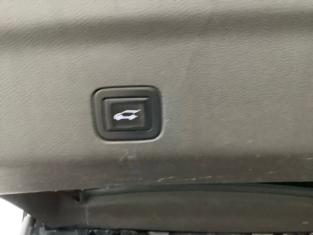 Used 2022 GMC Yukon XL Denali w/ Denali Premium Package AWD/4WD image 23