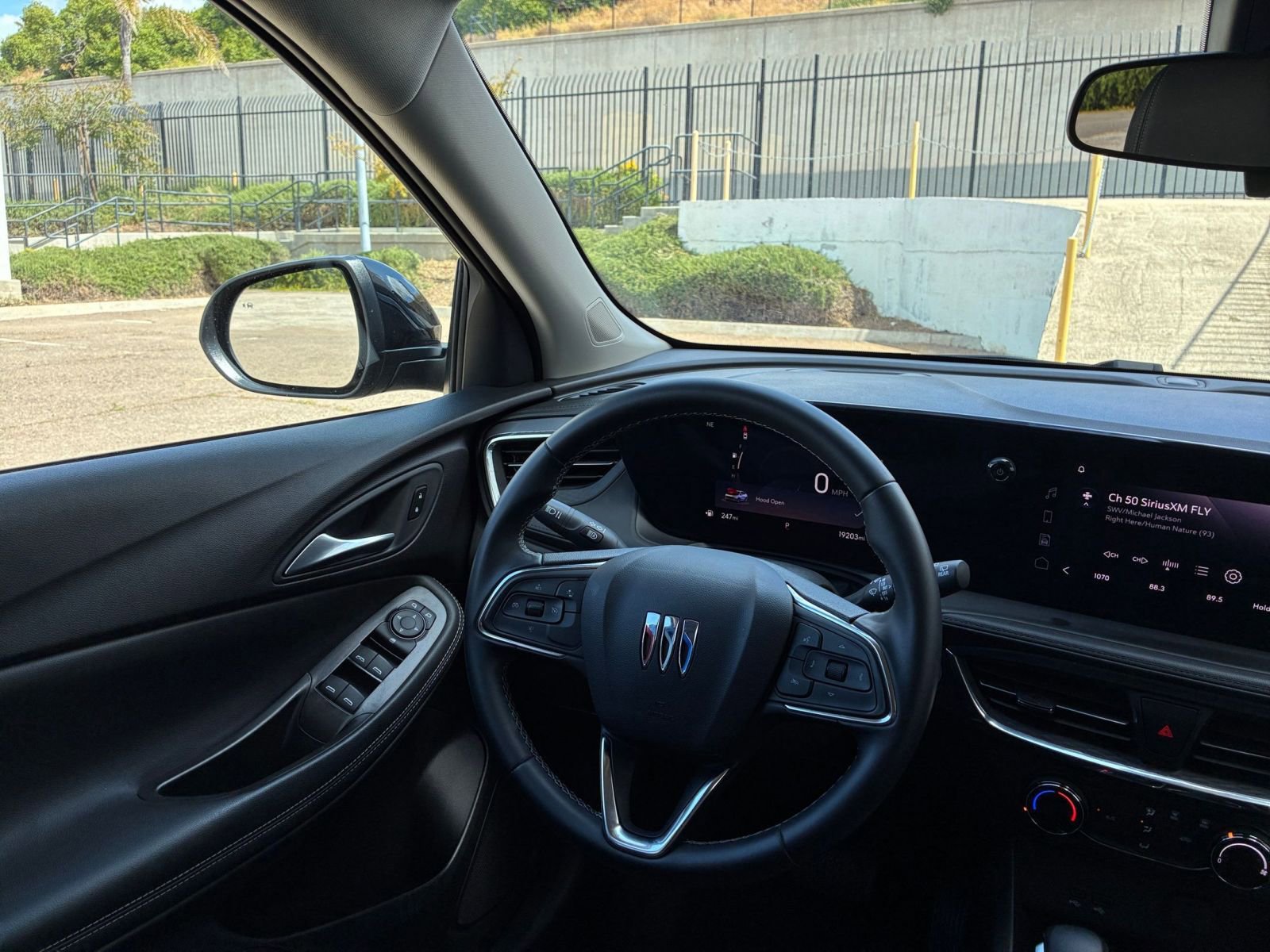 Used 2025 Buick Encore GX Preferred image 33