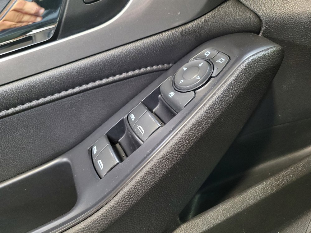 Used 2022 Chevrolet Traverse LT FWD image 27