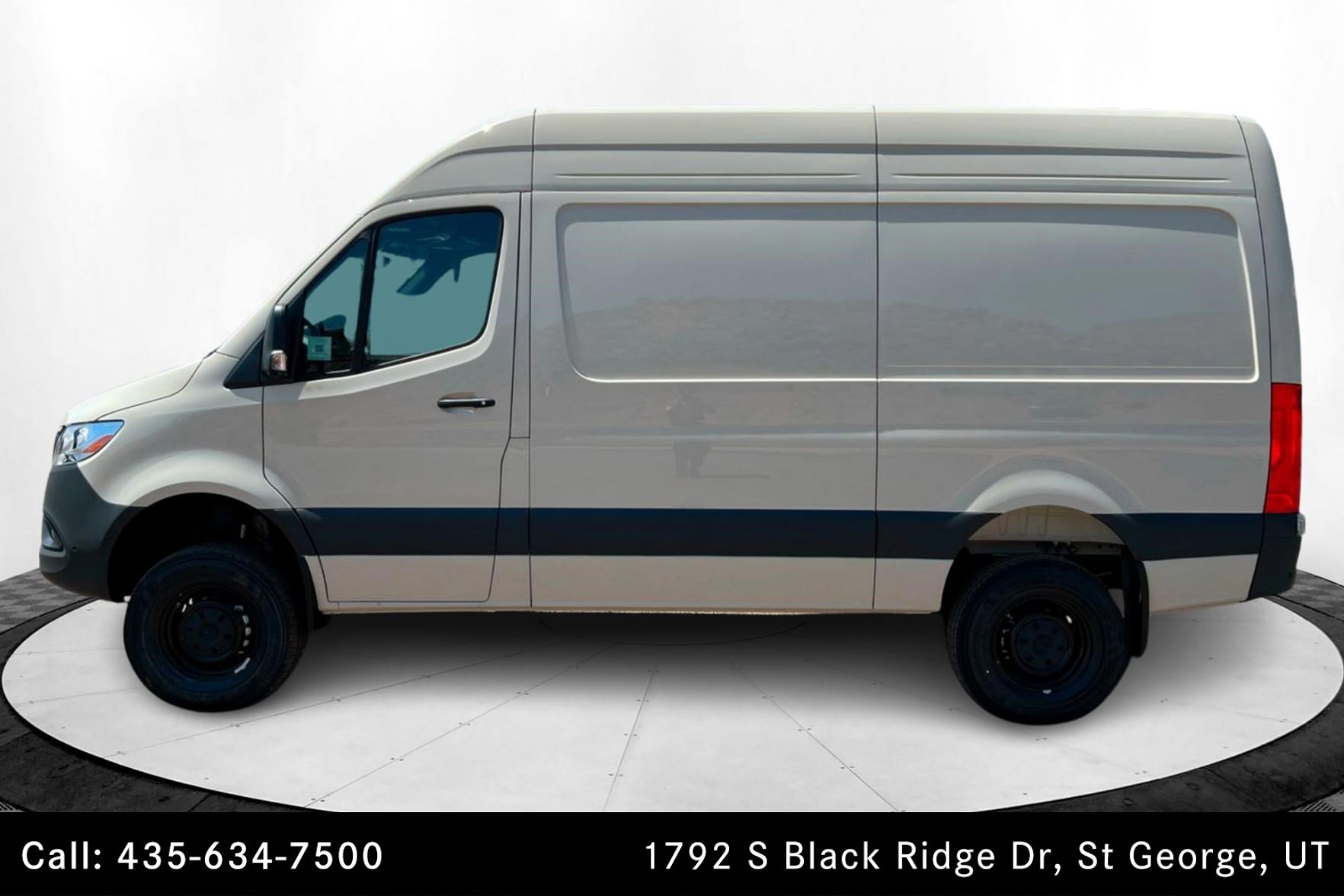 Used 2025 Mercedes-Benz Sprinter 2500 image 2