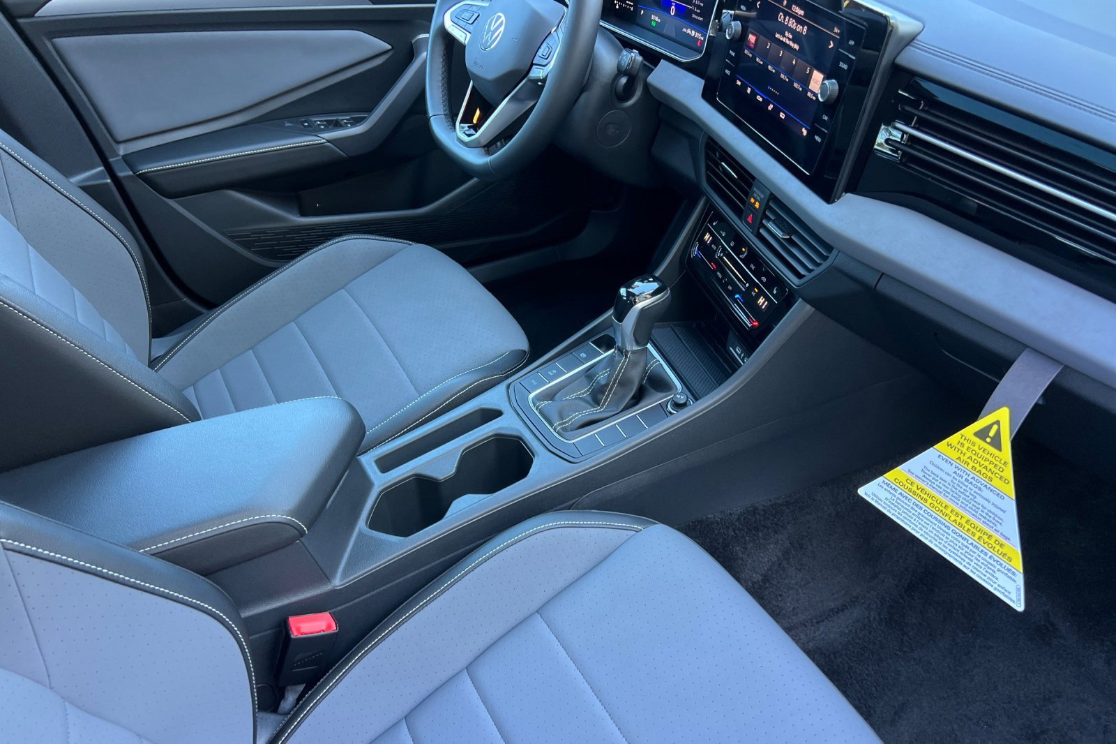 Certified 2025 Volkswagen Jetta SE image 15