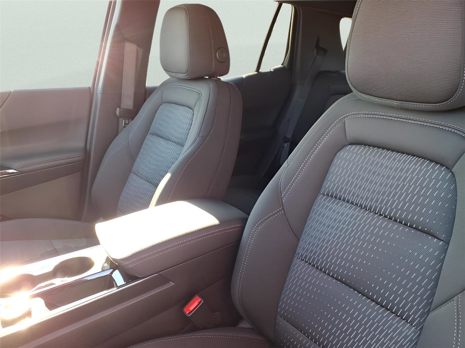 New 2026 Chevrolet Equinox LT w/ LPO, Floor Liner Package image 12