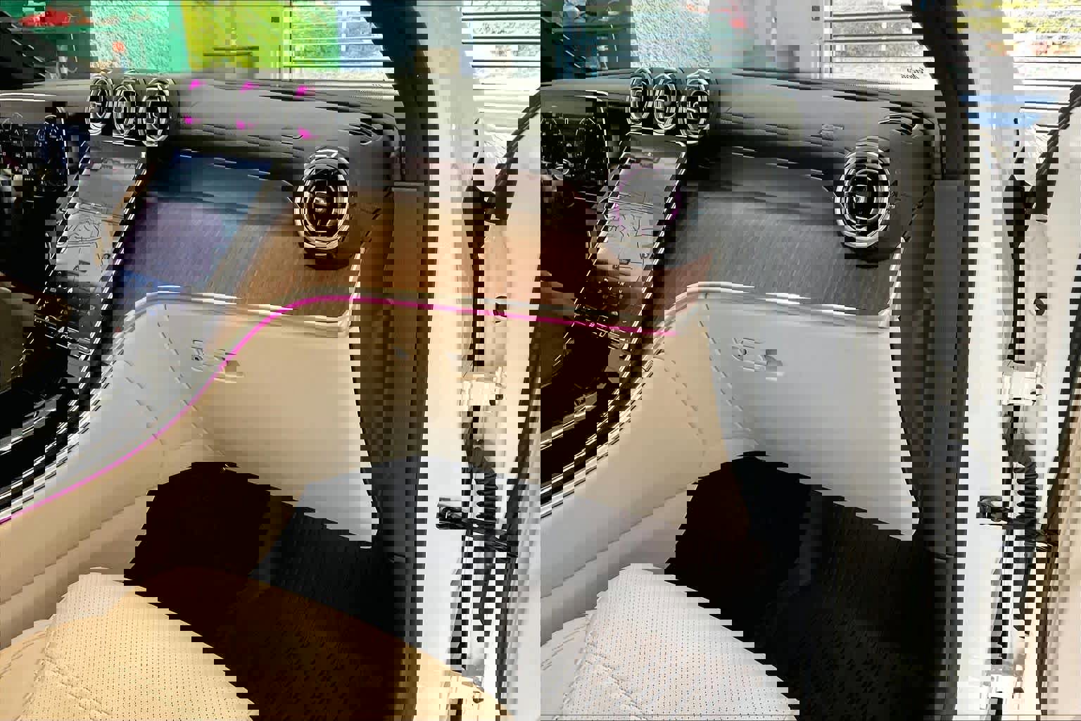 Used 2023 Mercedes-Benz GLC 300 4MATIC image 18