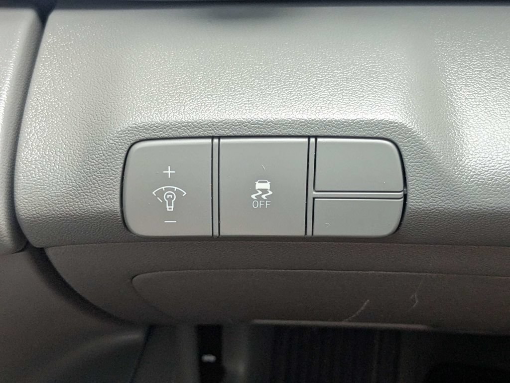 Used 2024 Hyundai Elantra SEL FWD image 25
