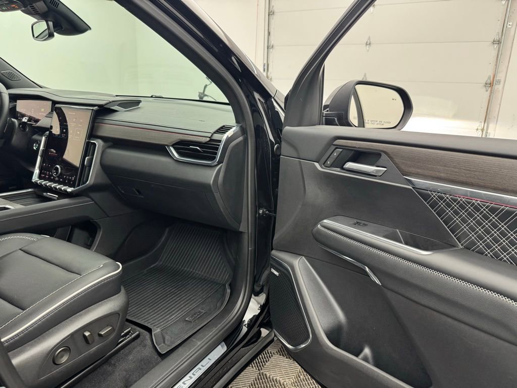 Used 2025 GMC Acadia Denali w/ LPO, Floor Liner Package image 35