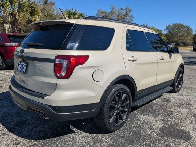 Used 2018 Ford Explorer XLT w/ Equipment Group 202A image 5