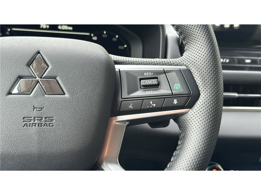 New 2026 Mitsubishi Outlander SE AWD/4WD image 28