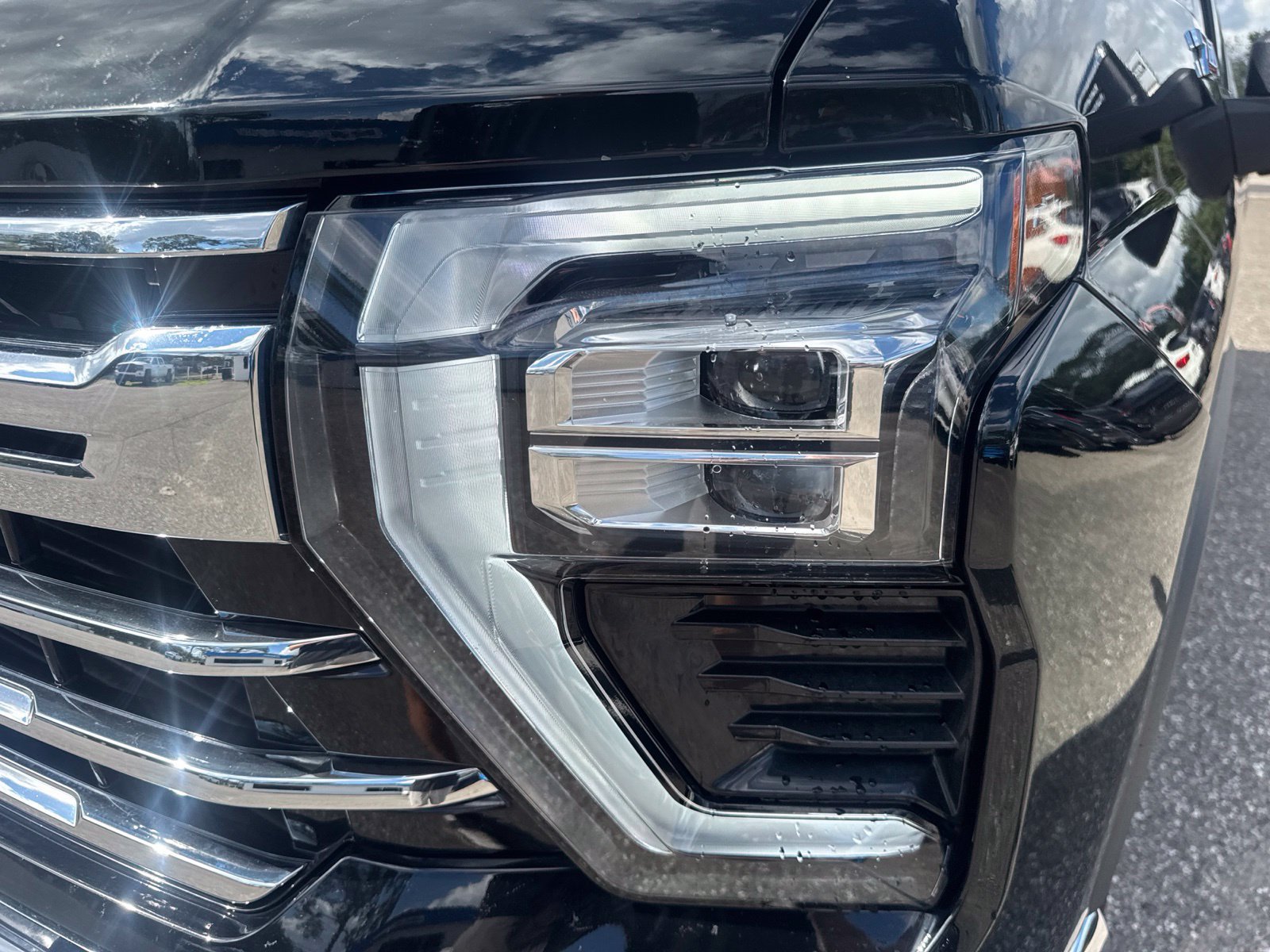 Used 2024 Chevrolet Silverado 2500 LTZ w/ LTZ Plus Package AWD/4WD image 12