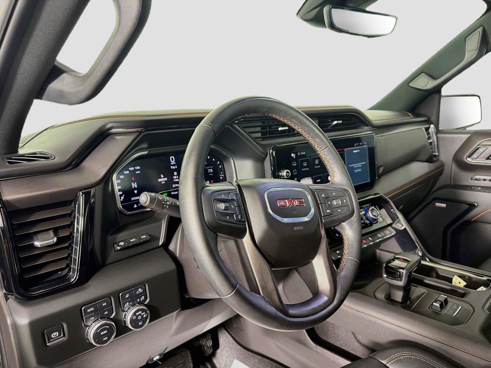 Used 2024 GMC Sierra 1500 AT4 w/ Technology Package AWD/4WD image 9