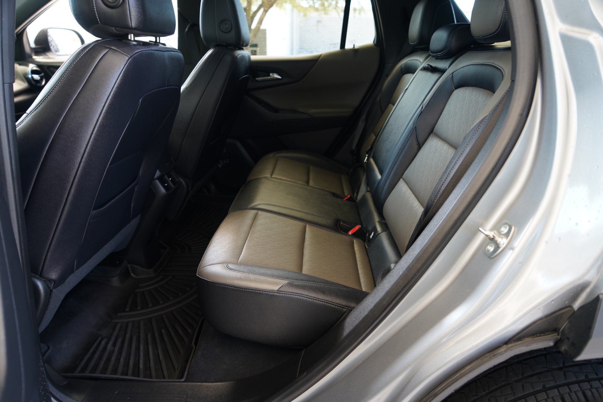 Used 2025 Chevrolet Equinox LT w/ Convenience Package II FWD image 29