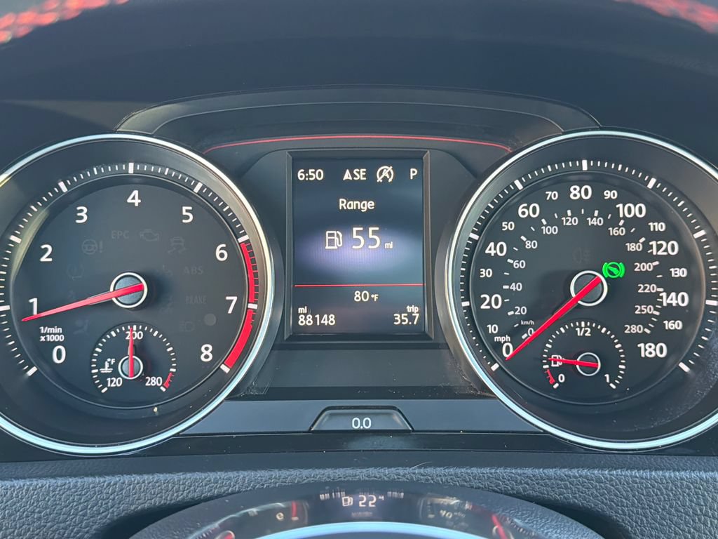 Used 2018 Volkswagen GTI SE FWD image 19