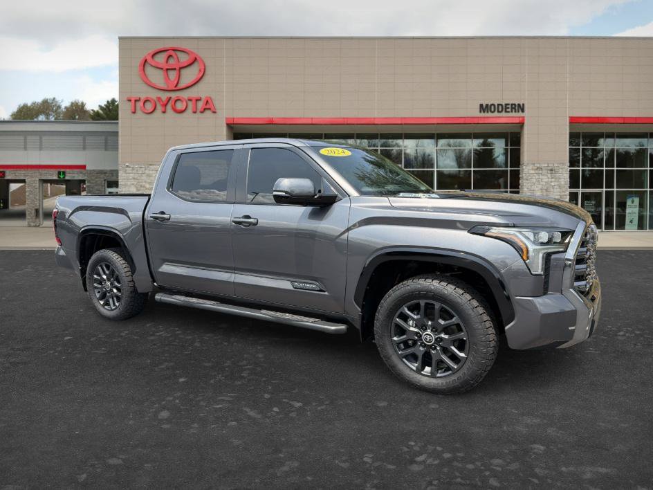 Used 2024 Toyota Tundra Platinum AWD/4WD image 3
