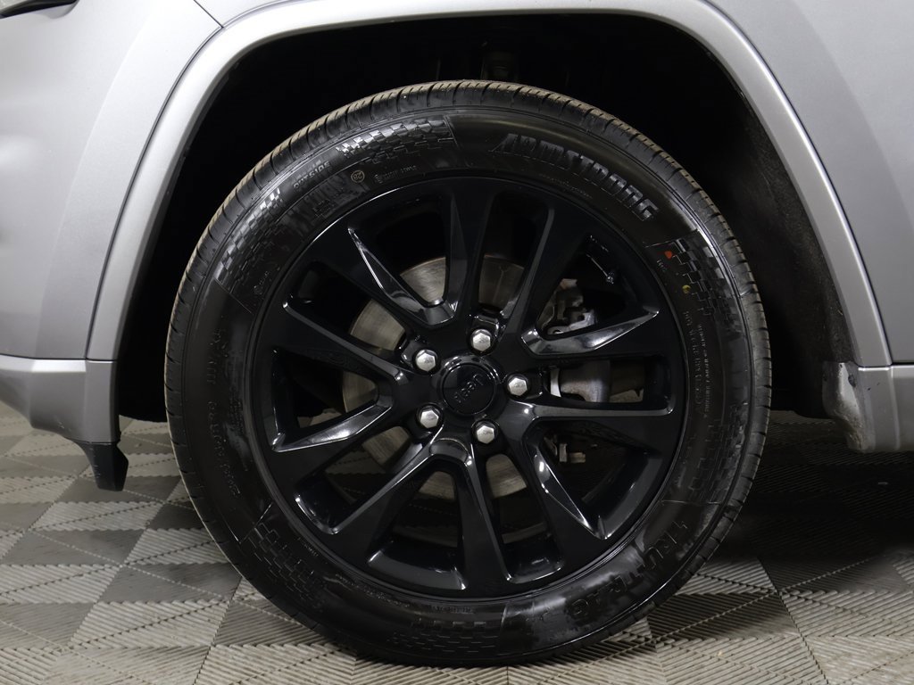 Used 2017 Jeep Grand Cherokee Altitude image 22