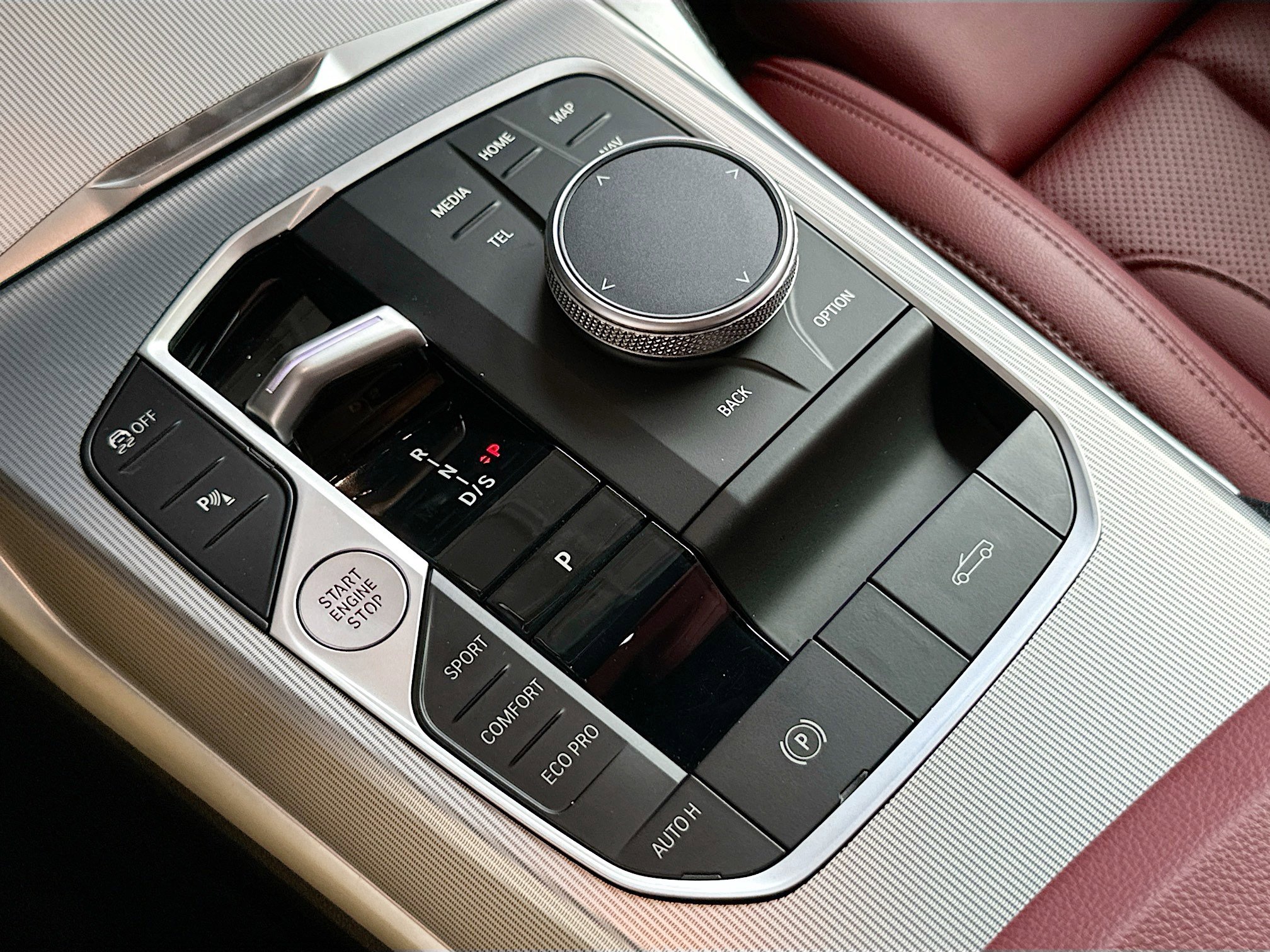 Certified 2024 BMW 440i xDrive Convertible w/ Shadowloine Package image 17