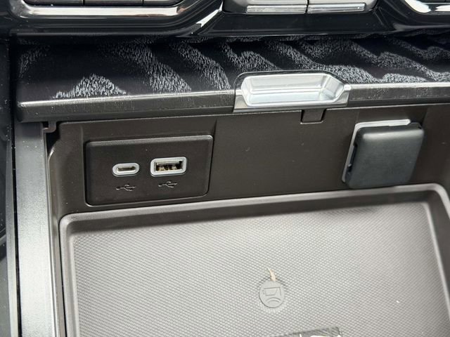 Used 2023 GMC Yukon Denali image 23