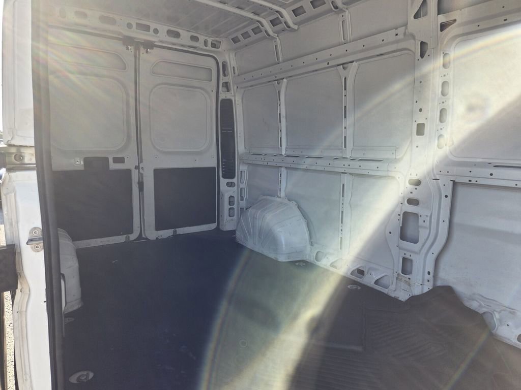 Used 2025 RAM ProMaster 2500 w/ Convenience Group FWD image 27