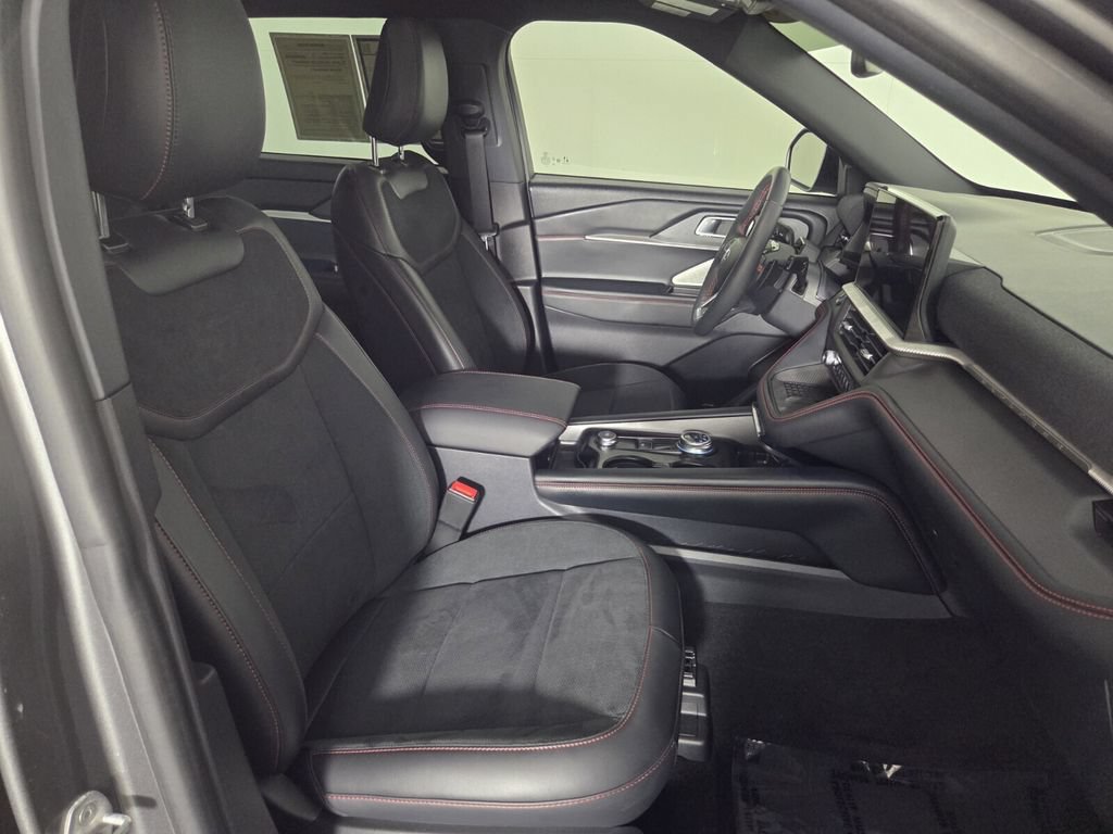 Used 2025 Ford Explorer ST w/ Sun And Sound Package AWD/4WD image 32