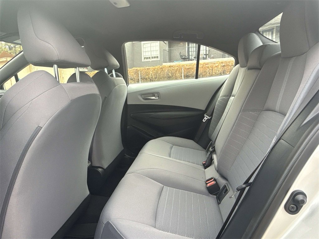 Used 2025 Toyota Corolla SE image 21