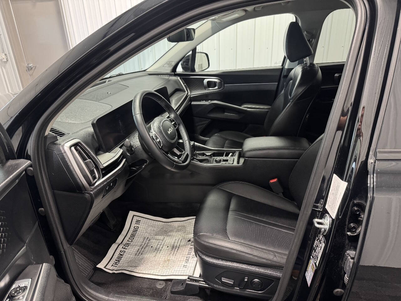 Used 2025 Kia Sorento EX AWD/4WD image 9