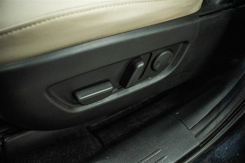 Used 2024 MAZDA CX-90 Plug-In Hybrid w/ Premium Pkg image 16