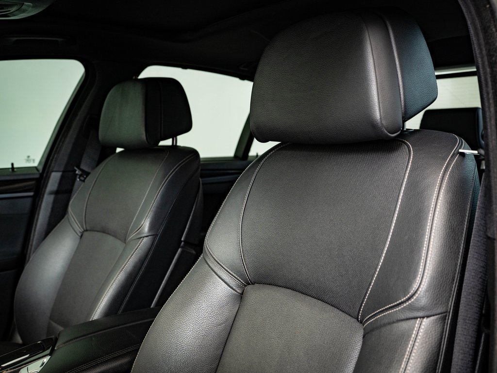 Used 2014 BMW 550i xDrive Sedan image 25