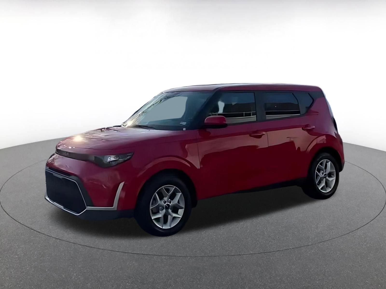 Used 2025 Kia Soul LX w/ LX Technology Package FWD image 12