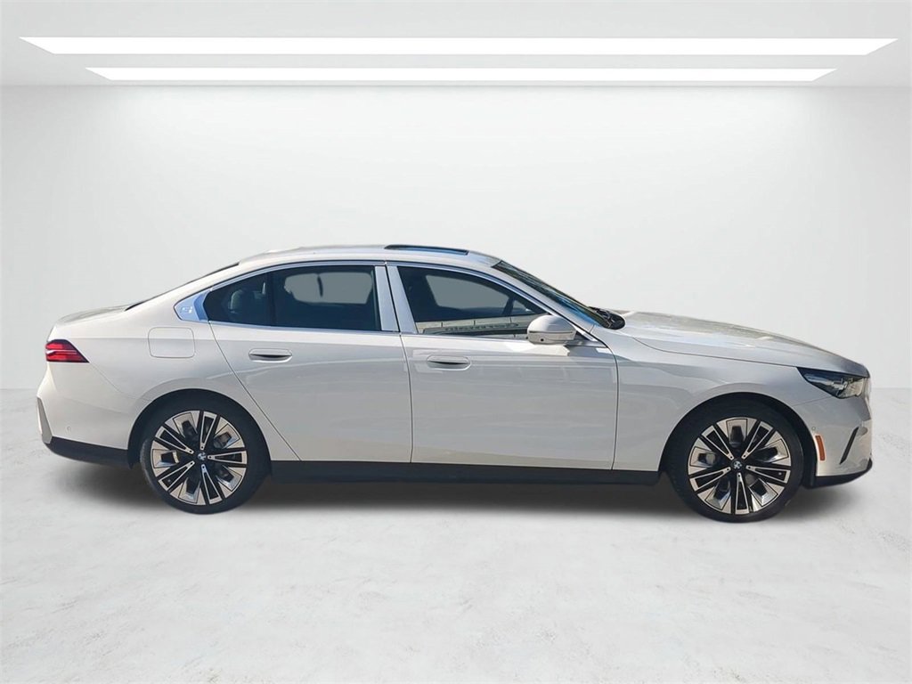 New 2026 BMW 530i xDrive 530i xDrive image 3