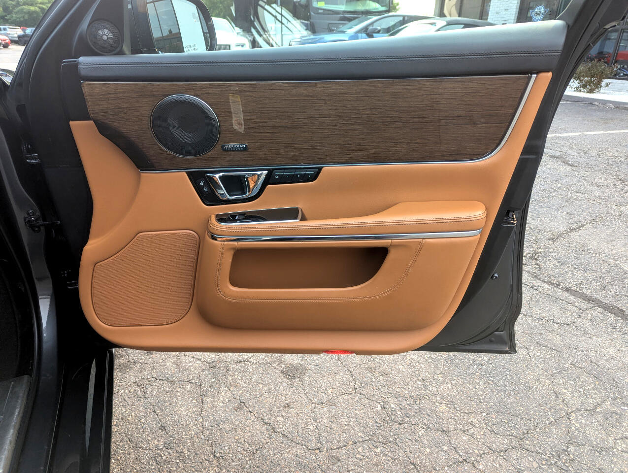 Used 2017 Jaguar XJ L Supercharged image 38