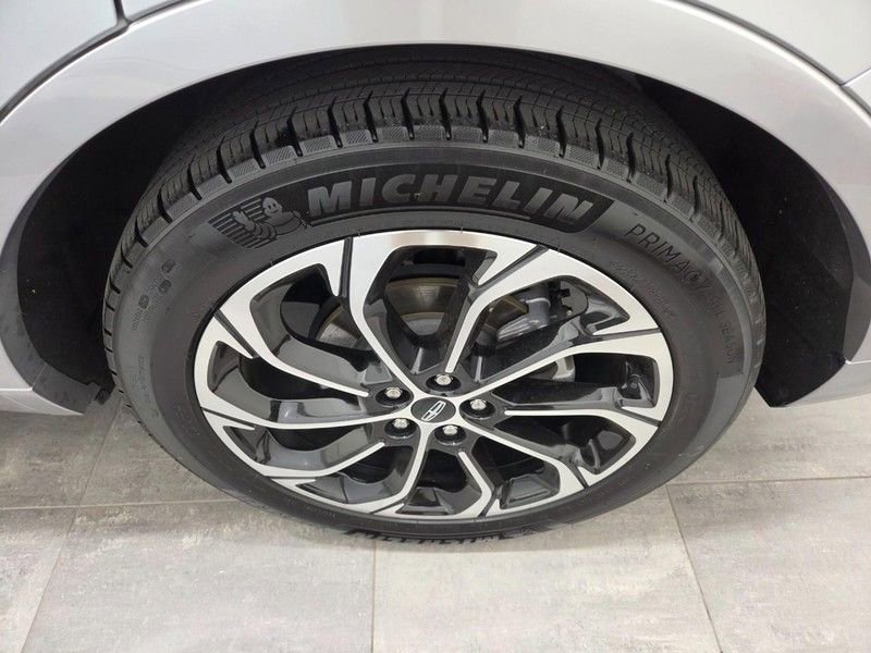 Used 2025 Lincoln Nautilus Reserve AWD/4WD image 5
