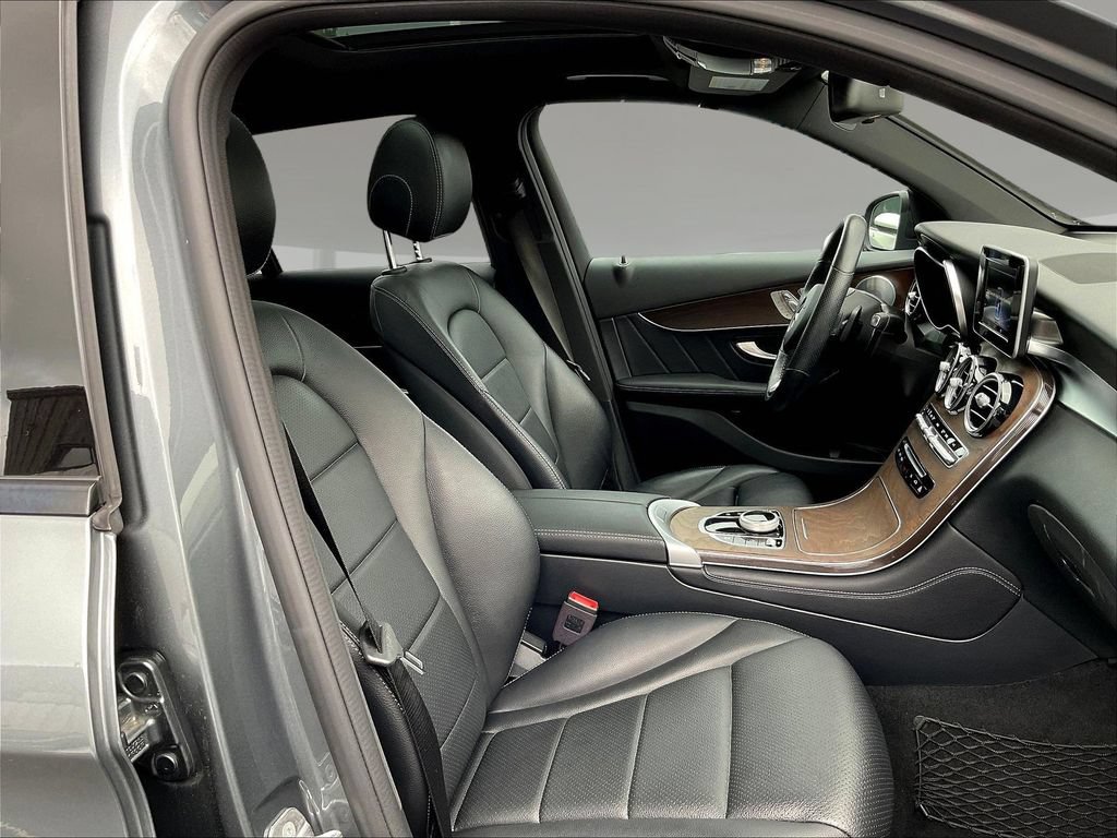 Used 2019 Mercedes-Benz GLC 300 4MATIC image 27