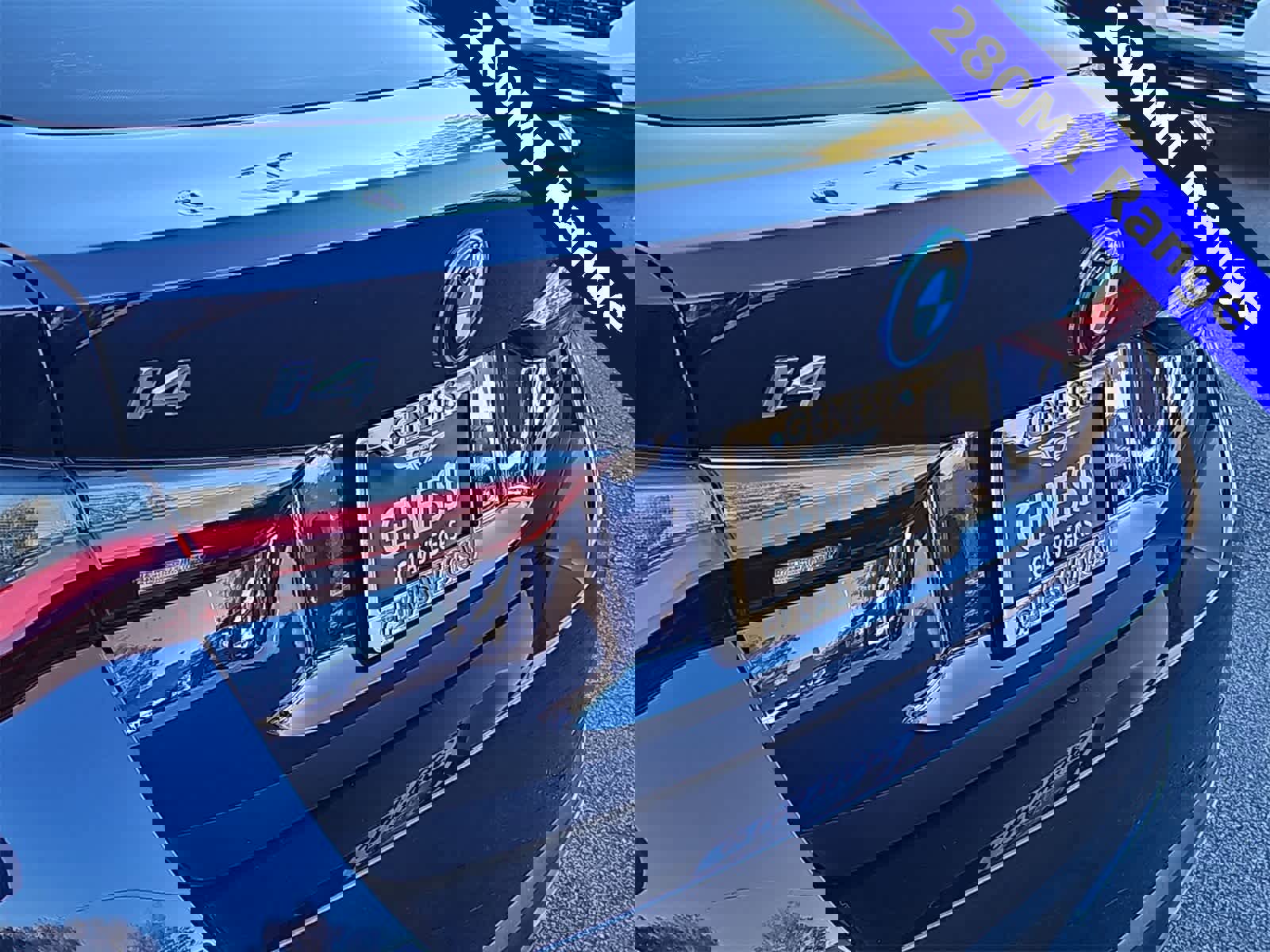 Used 2022 BMW i4 eDrive40 w/ Premium Package image 11