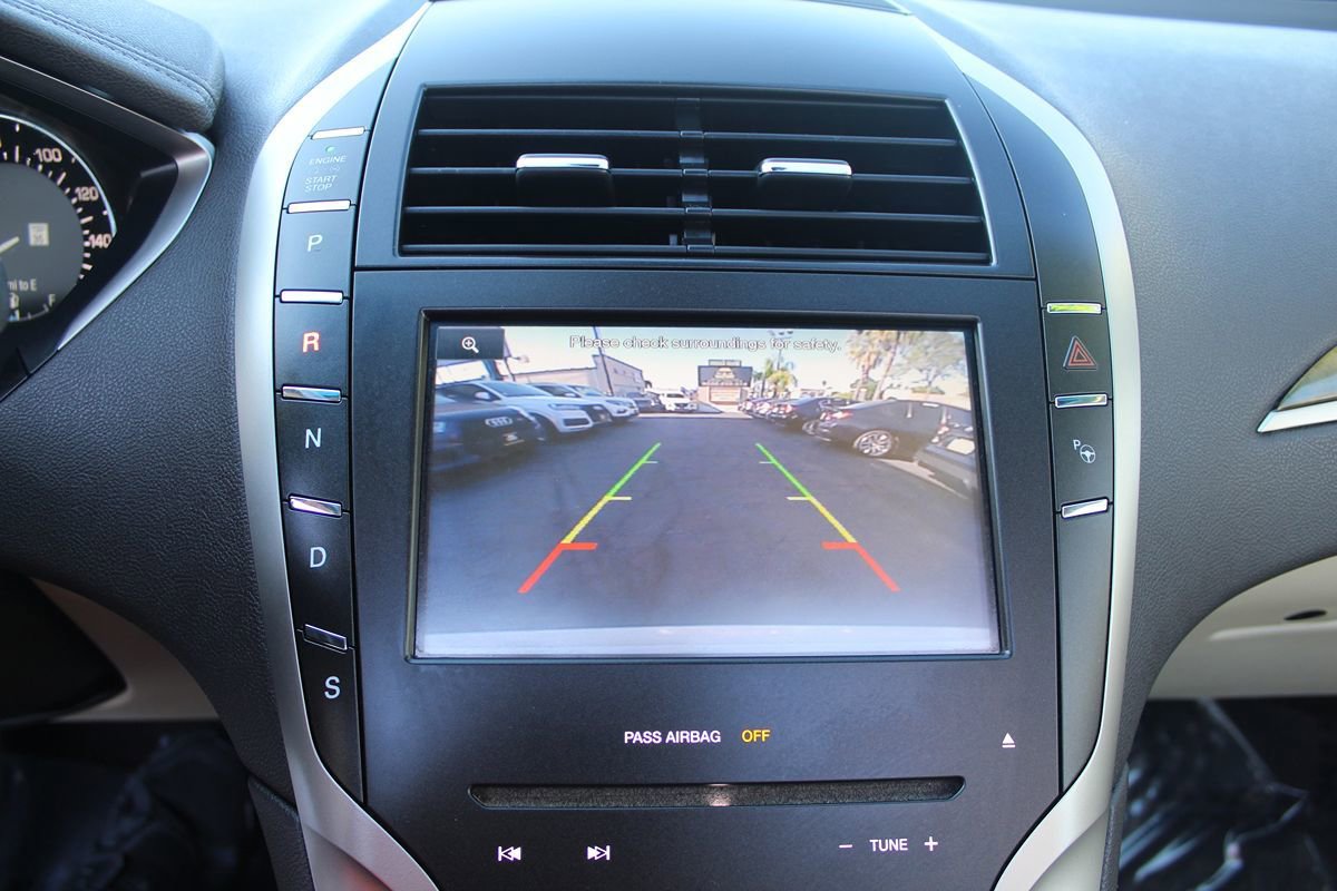 Used 2014 Lincoln MKZ FWD image 29