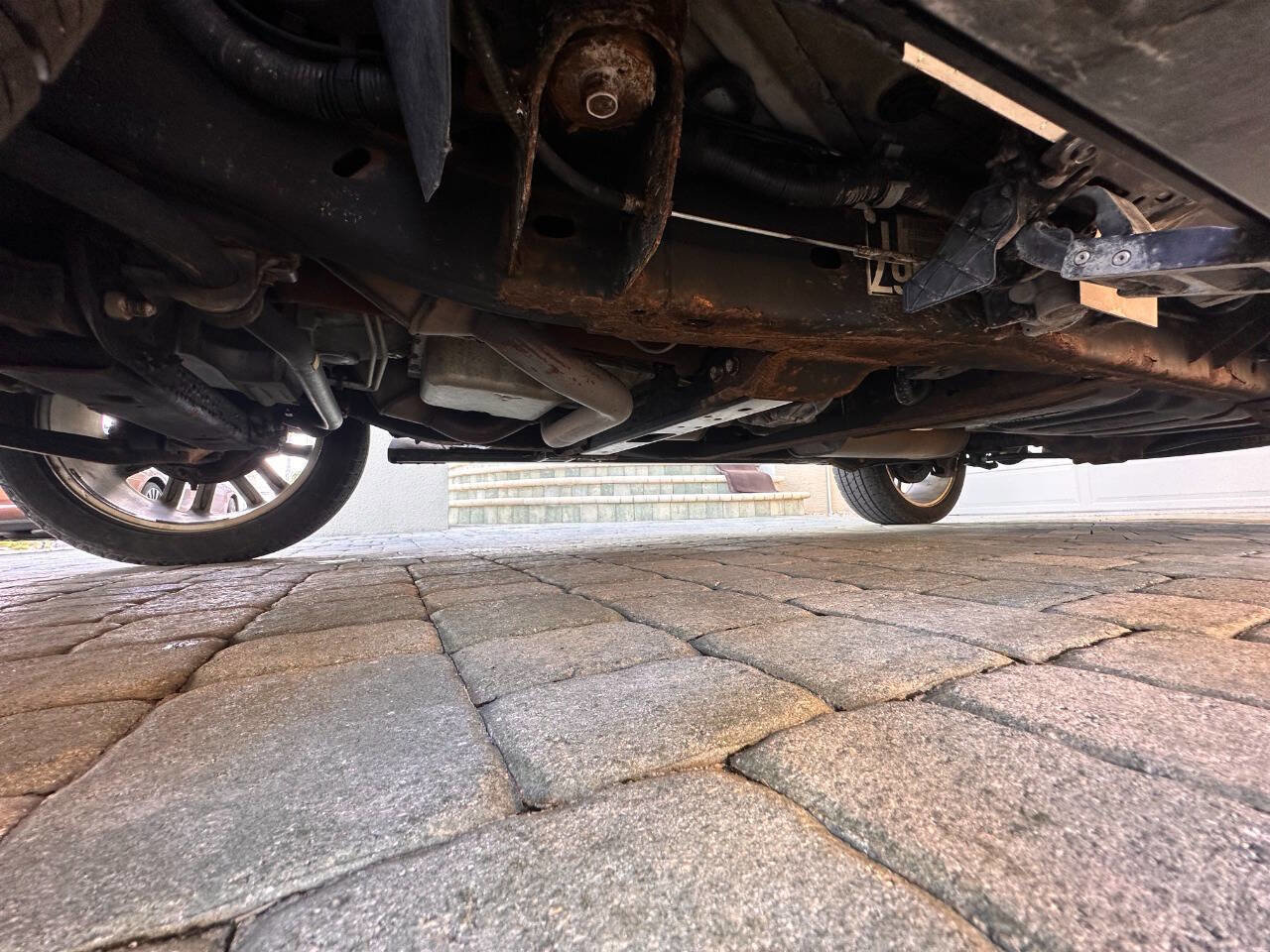 Used 2011 Cadillac Escalade Platinum image 43