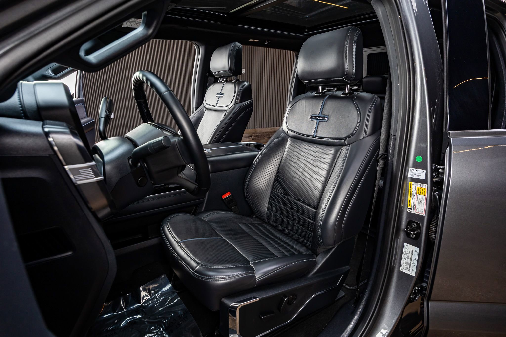 Used 2025 Ford F250 Platinum image 28