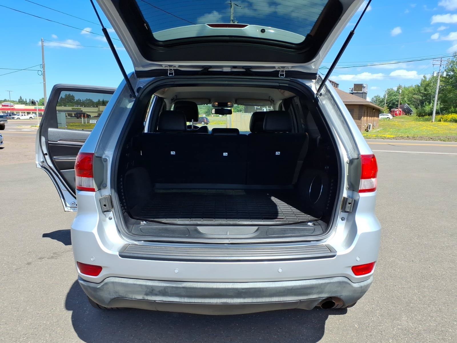 Used 2011 Jeep Grand Cherokee 70th Anniversary AWD/4WD image 12