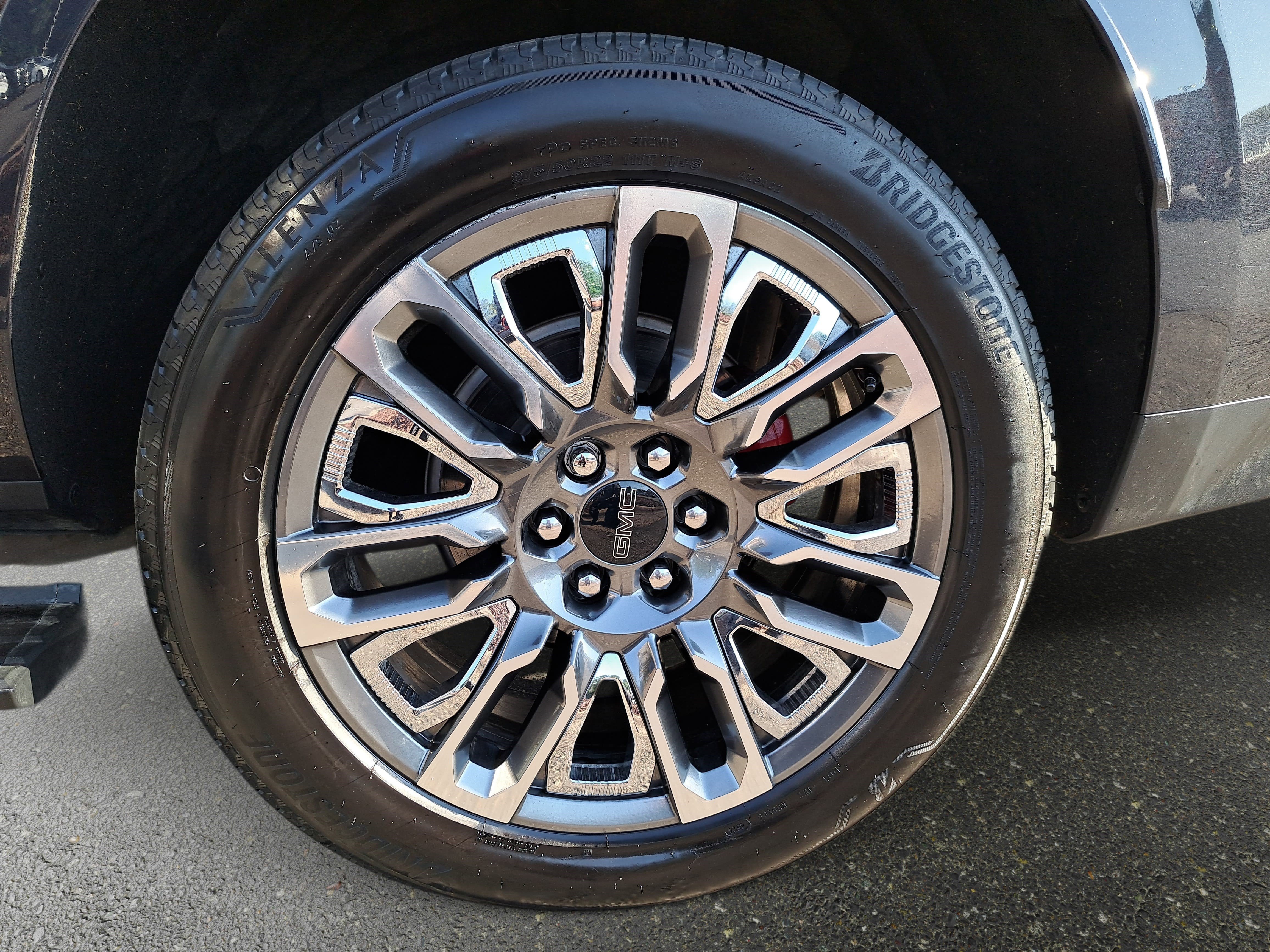 Used 2023 GMC Yukon Denali Ultimate AWD/4WD image 34