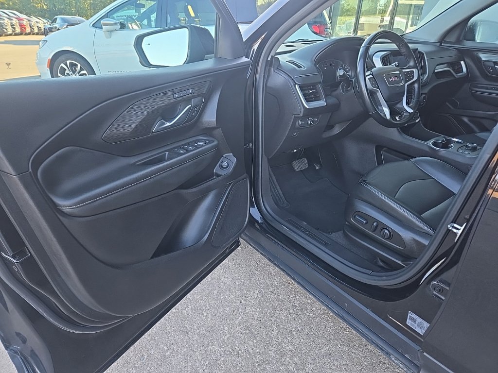 Used 2024 GMC Terrain SLT w/ Elevation Edition AWD/4WD image 7