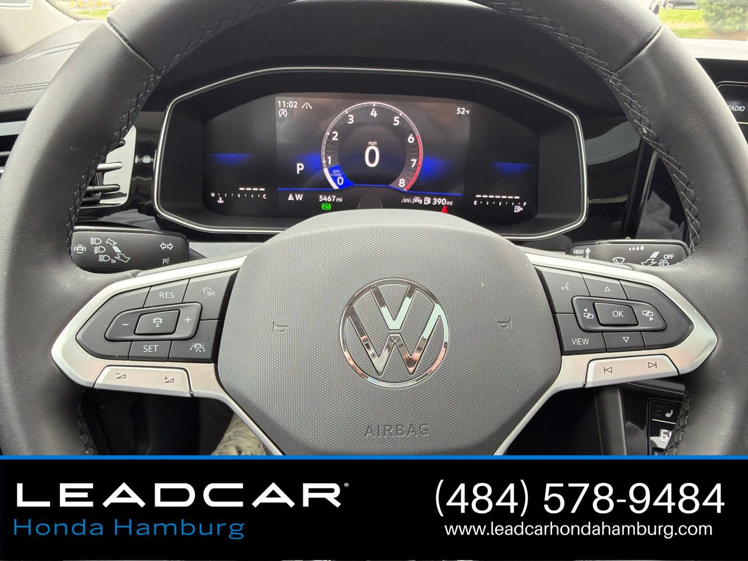 Used 2025 Volkswagen Jetta SE FWD image 16