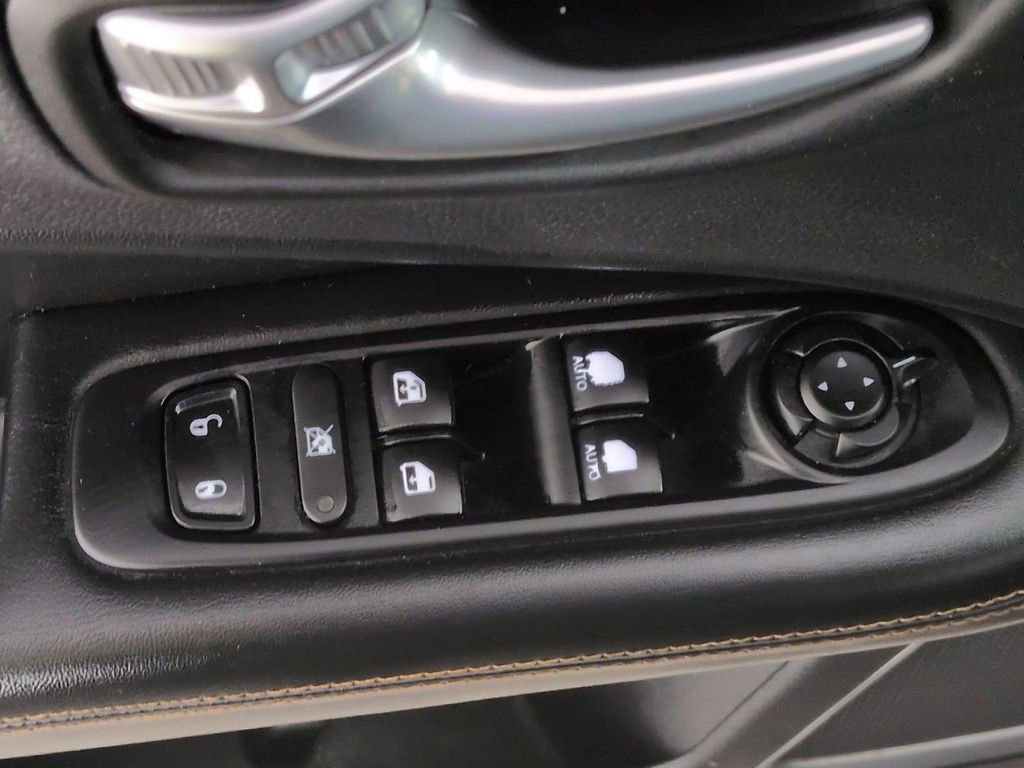 Used 2020 Jeep Compass Limited image 15