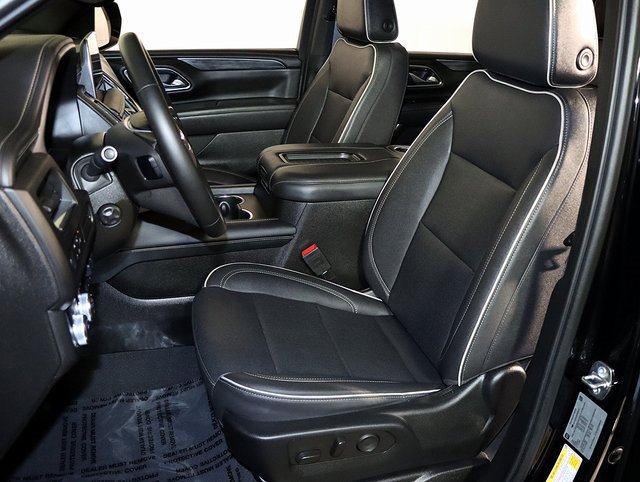 Used 2023 GMC Yukon XL SLT w/ SLT Premium Package image 4